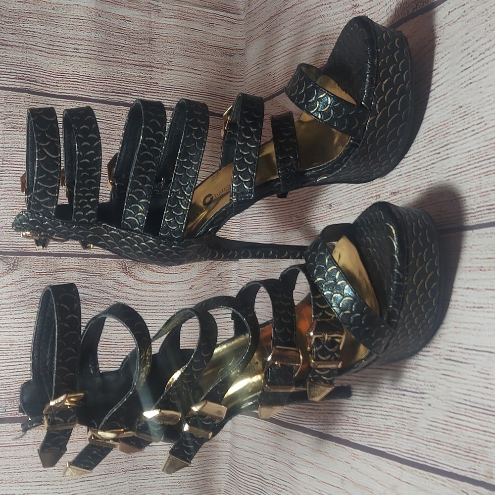 Queen Chateau Platform Heels Size 8